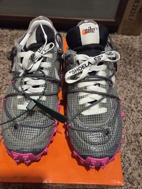 Nike Women's Gray & Pink Running Sneakers